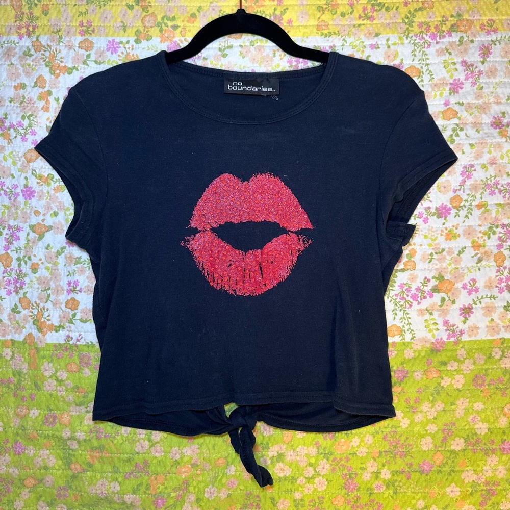 Vintage Y2K glitter lips crop top